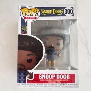 NIB Funko Pop Rocks: Snoop Dogg #300 Pop Protector!